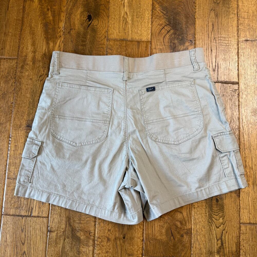 Lee Womens Chino Shorts Stretch Cargo Pocket Flat Front Size 12 M Khaki - Picture 6 of 7